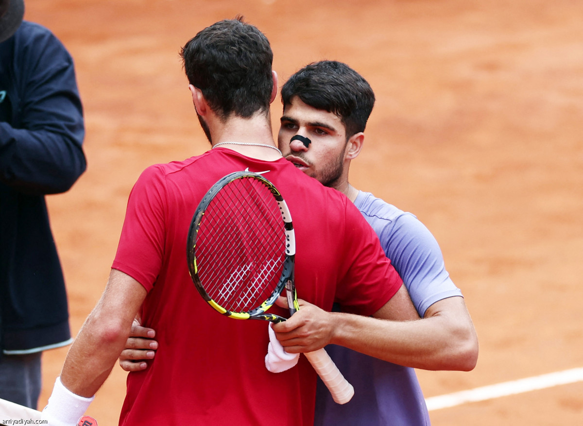 ألكاراز يعبر