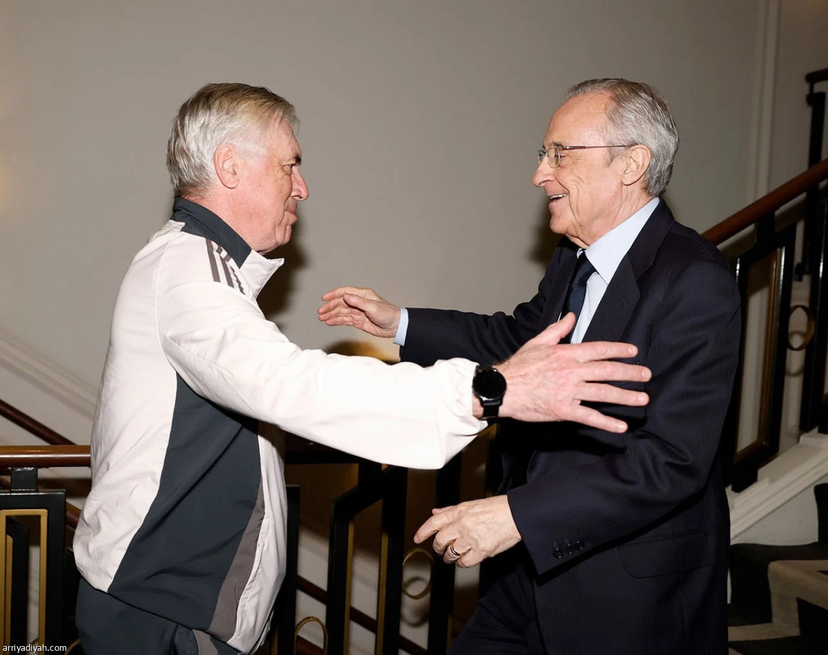 بيريز في المعسكر