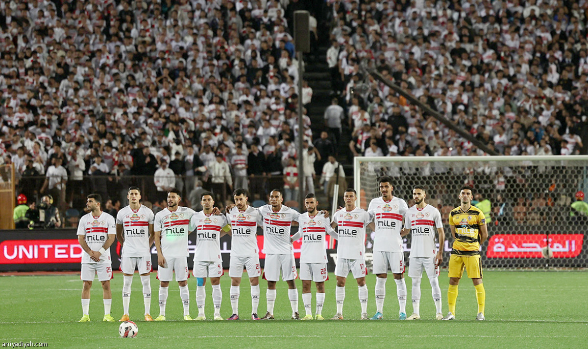 الأهلي يغيب