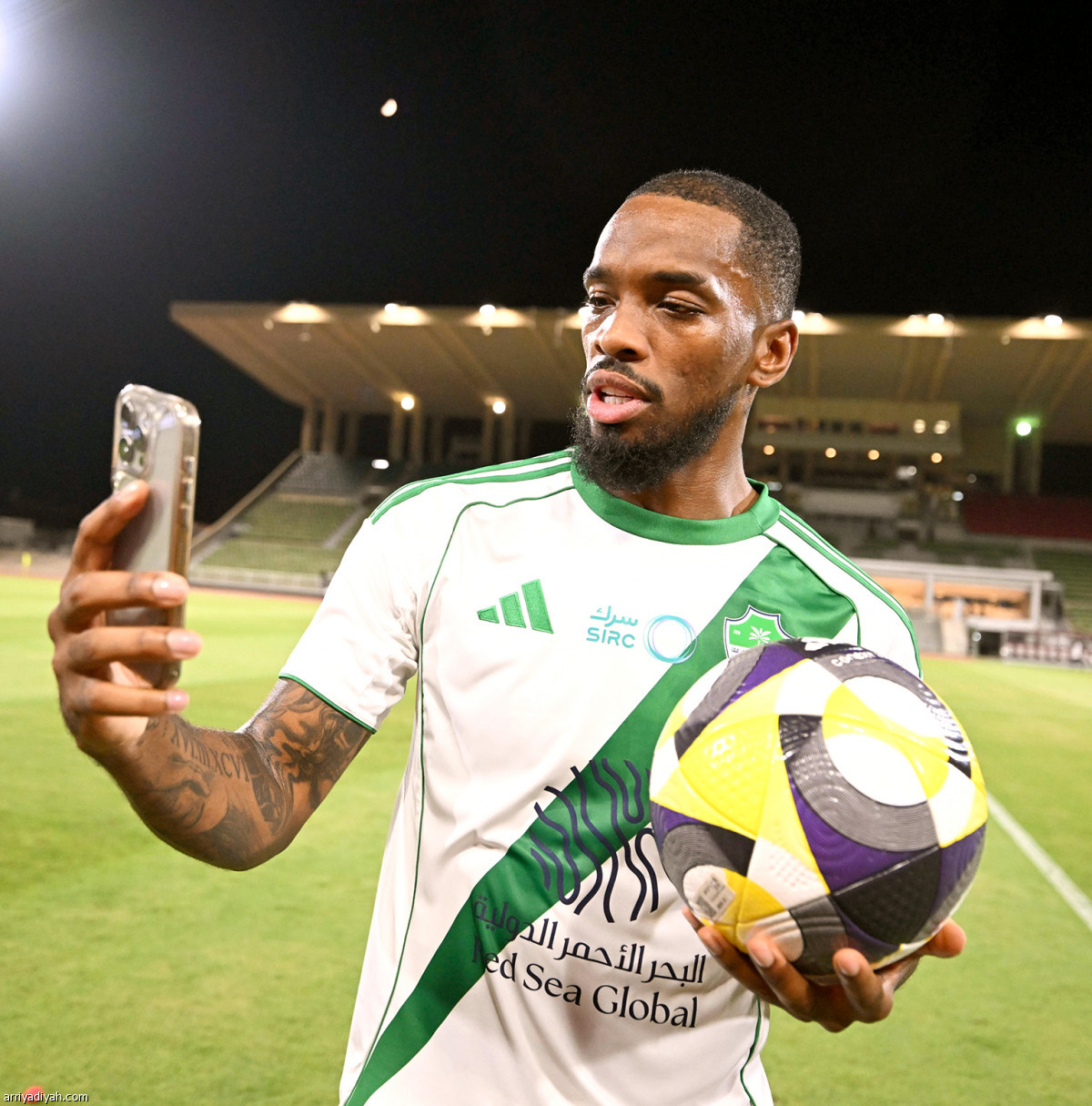 الكرة مع توني