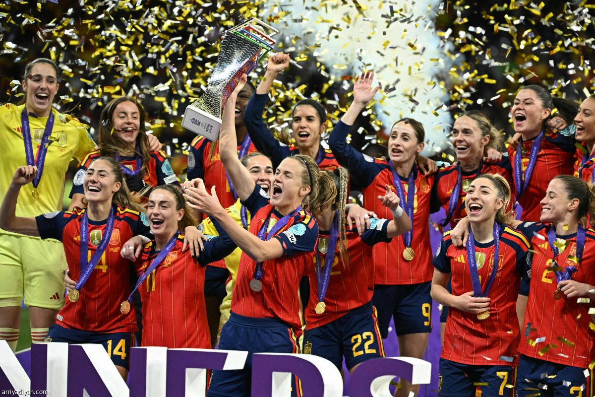 الإسبانيات يحتفلن