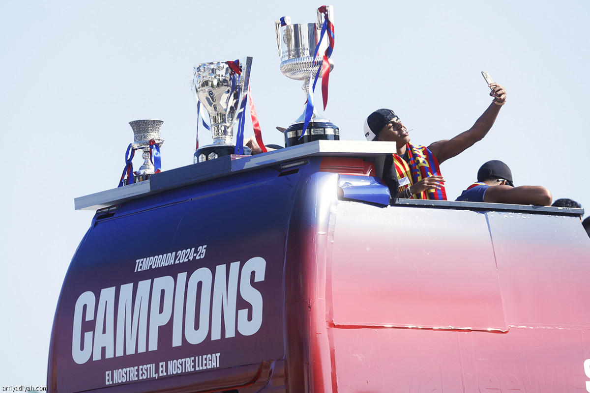برشلونة يحتفل