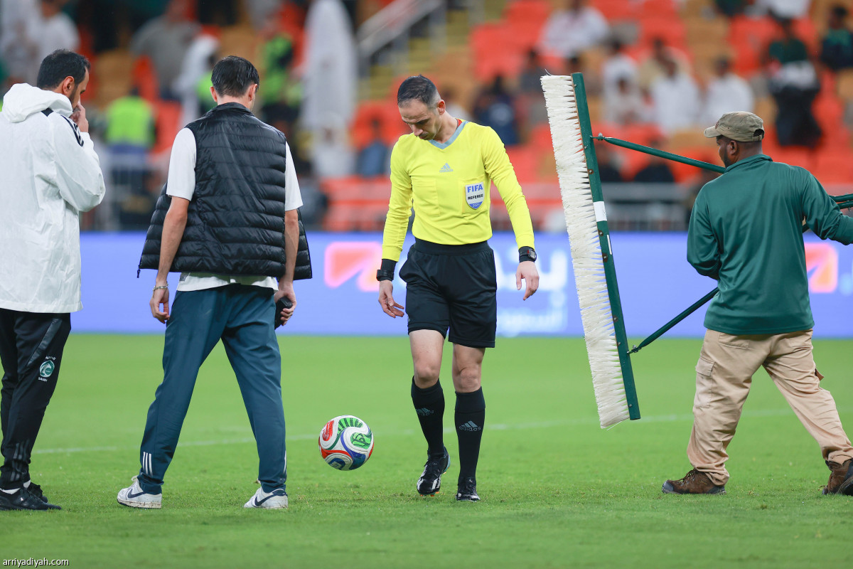 تحت الأمطار