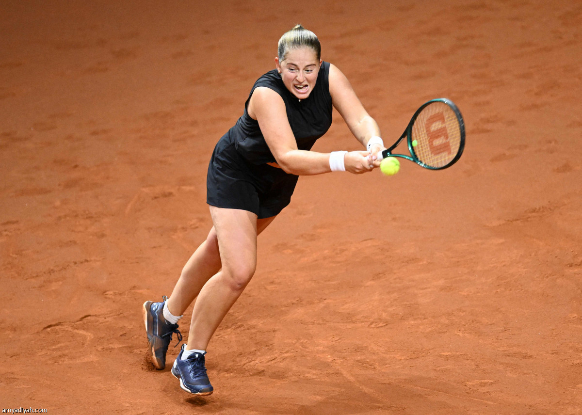 أوستابنكو بطلة «شتوتجارت»