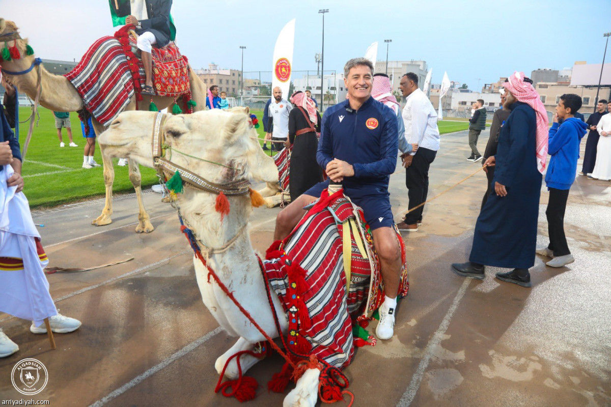 القادسية يحتفل بالإبل