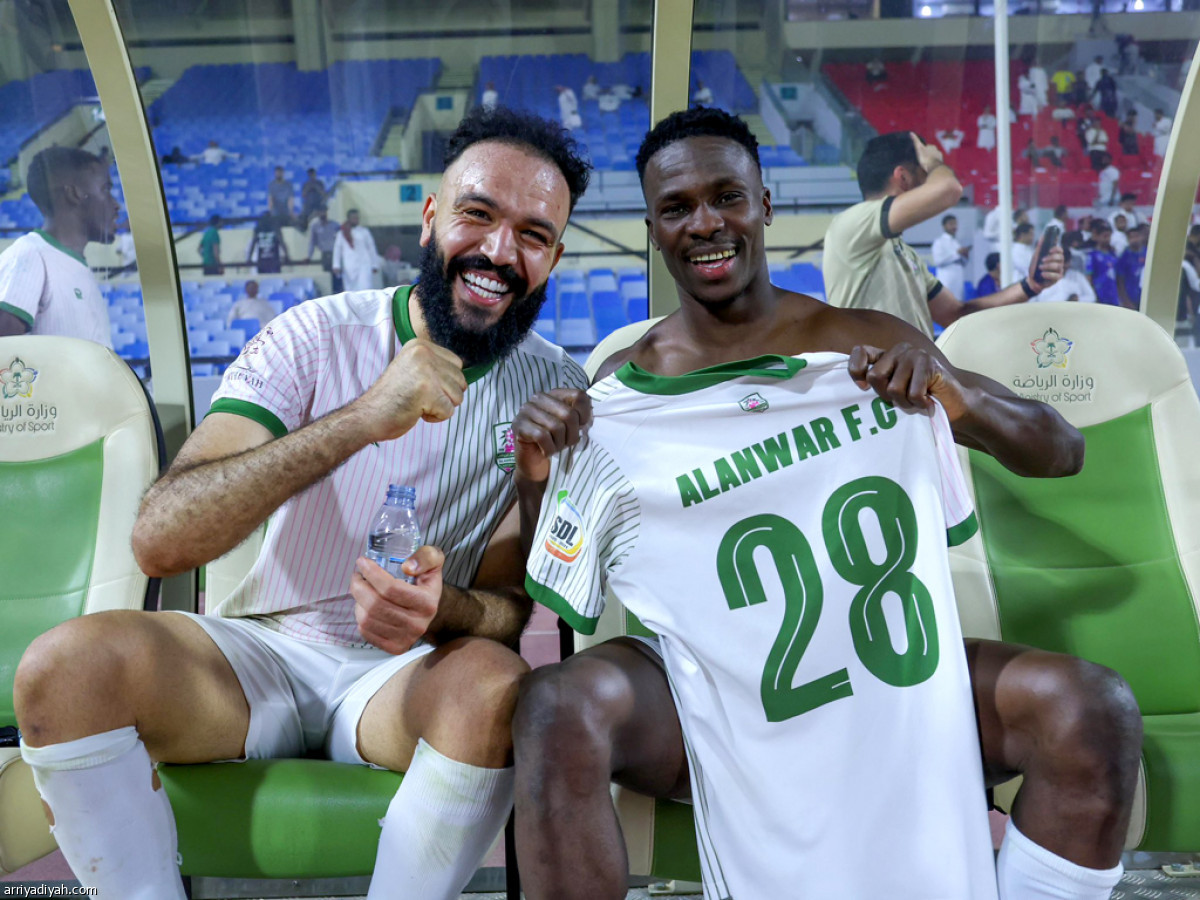 الأنوار يصعد