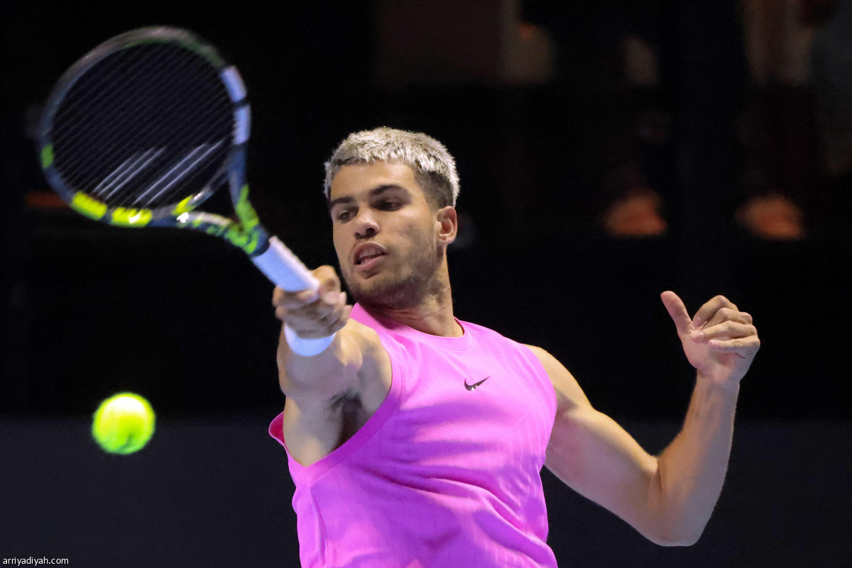 ألكاراز يعبر