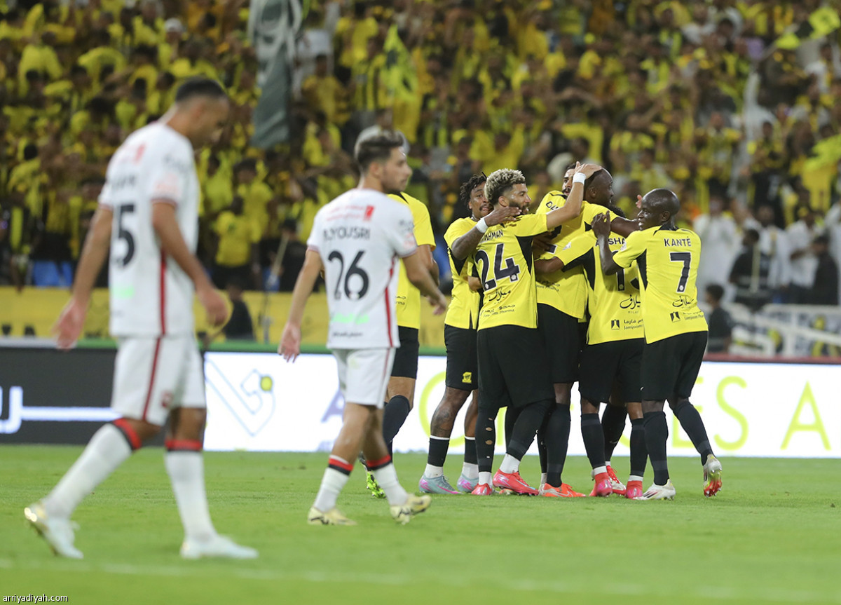 الاتحاد يقلبها