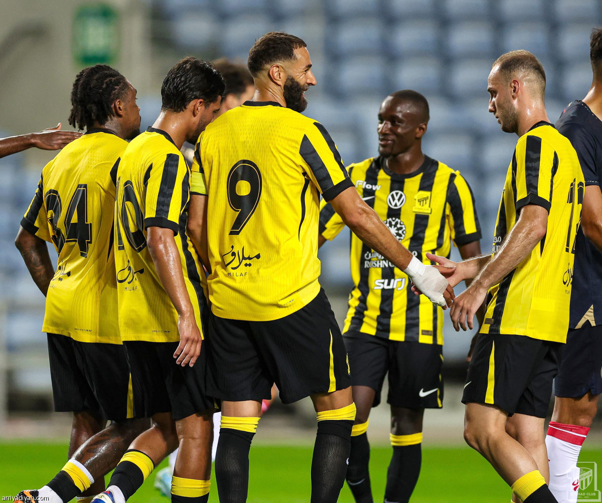 فوز وكأس تجريبية