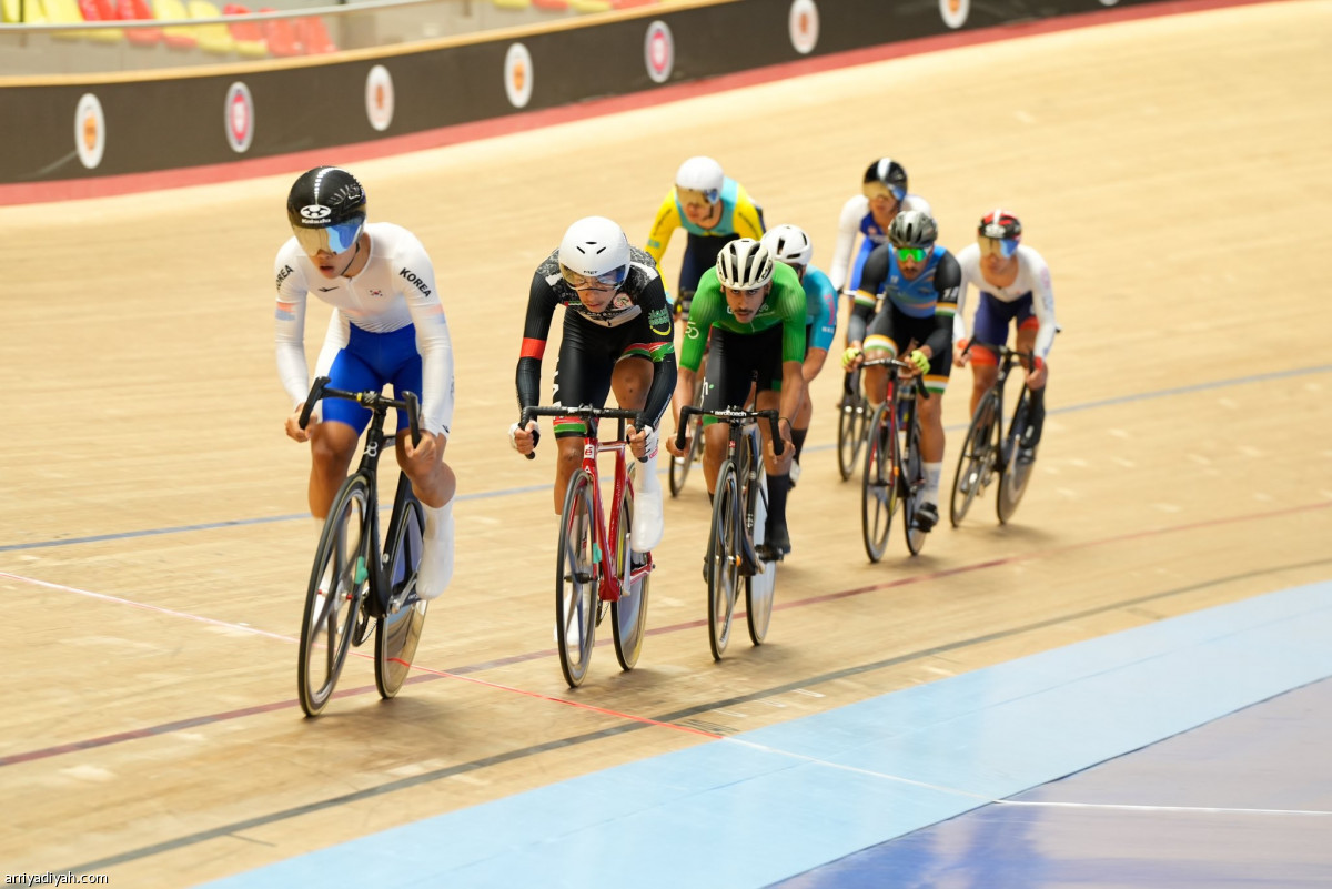 الخليفة.. الثامن آسيويا