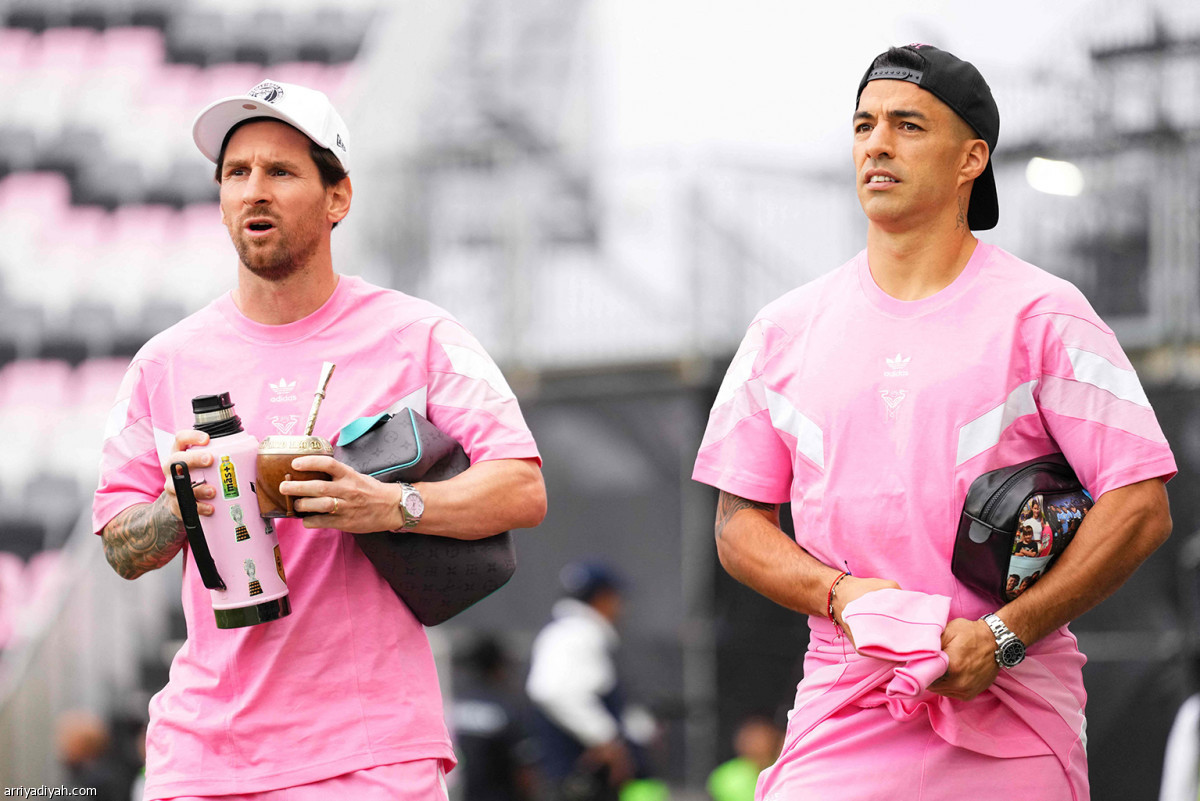 ميسي يكتفي بدقيقتين